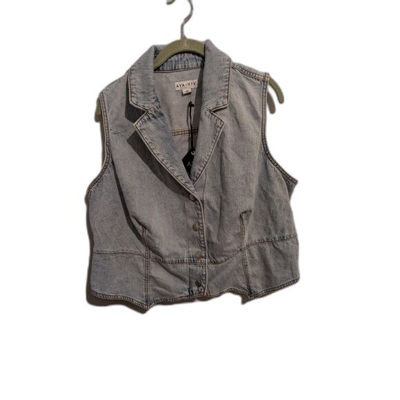 Ava & Viv Jackets & Blazers - Ava & Viv Women's Denim Vest Light Wash Size 1X